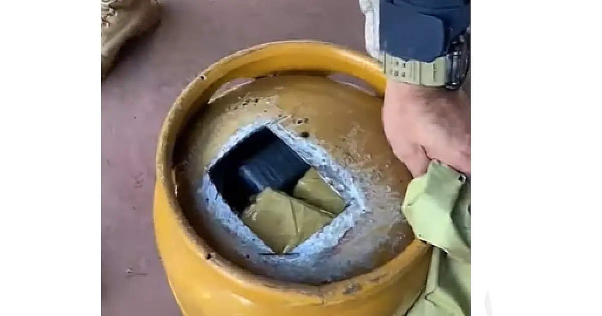 Boliviana é presa com 12,7 kg de cocaína em botijão de gás transportado dentro de mala
