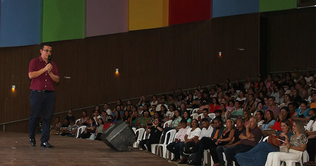 Semed realiza formação inicial para servidores da educação