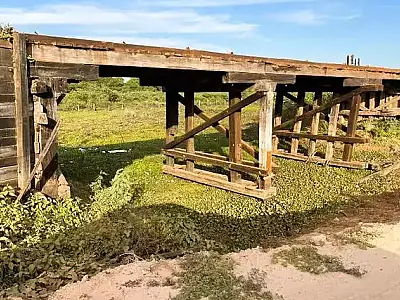 Seca baixa cota de rios, detém vazante, some com corixos e reduz produção de mel