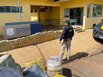 PRF apreende 267,1 Kg de cocaína e produtos contrabandeados em Água Clara