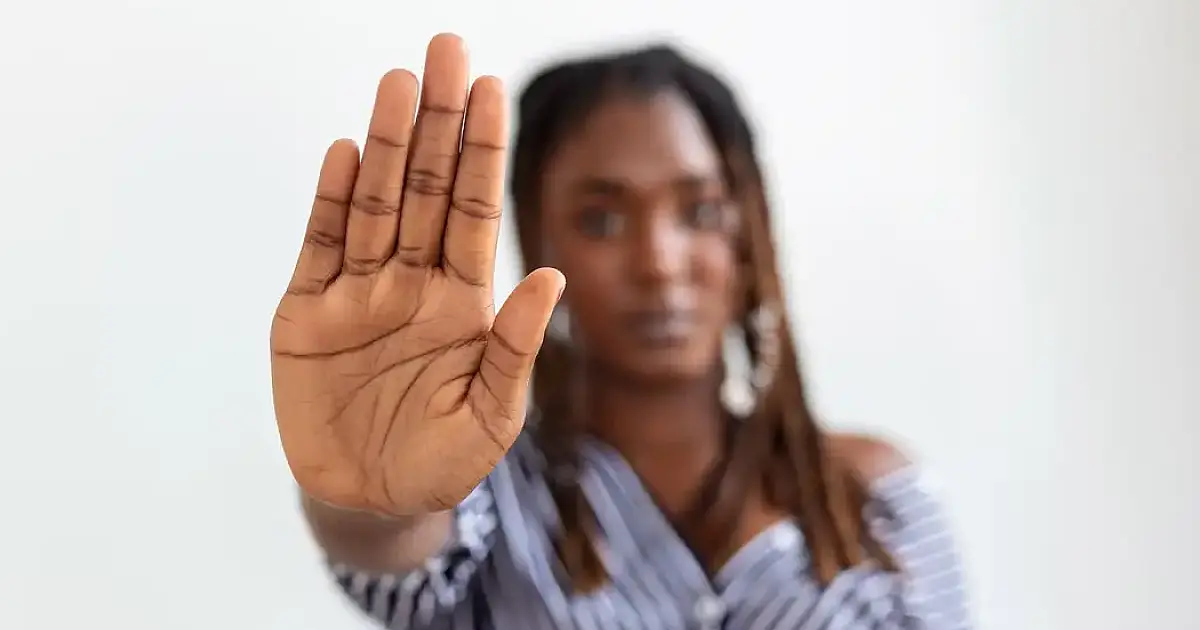 A cada 24 horas, ao menos oito mulheres são vítimas de violência