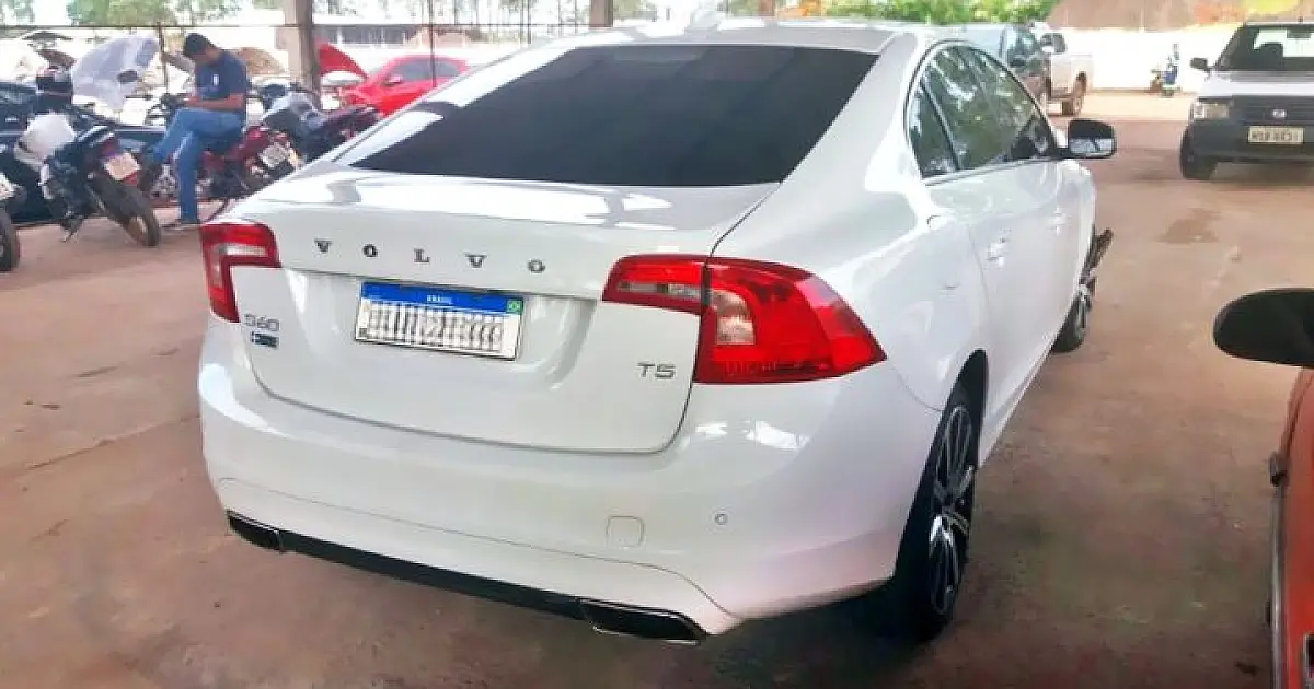 Volvo S60 e moto econômica estão entre lotes do leilão do Detran-MS