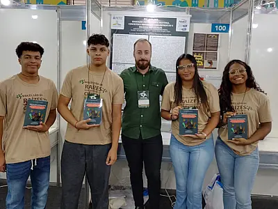Estudantes de Corumbá apresentam cartilha "Educação Antirracista" em feira na Capital