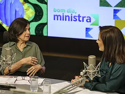 Ministra da Saúde comemora dados da imunização infantil