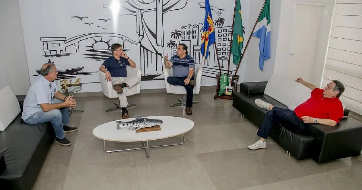 Prefeito recebe direção executiva de nova mineradora instalada em Corumbá