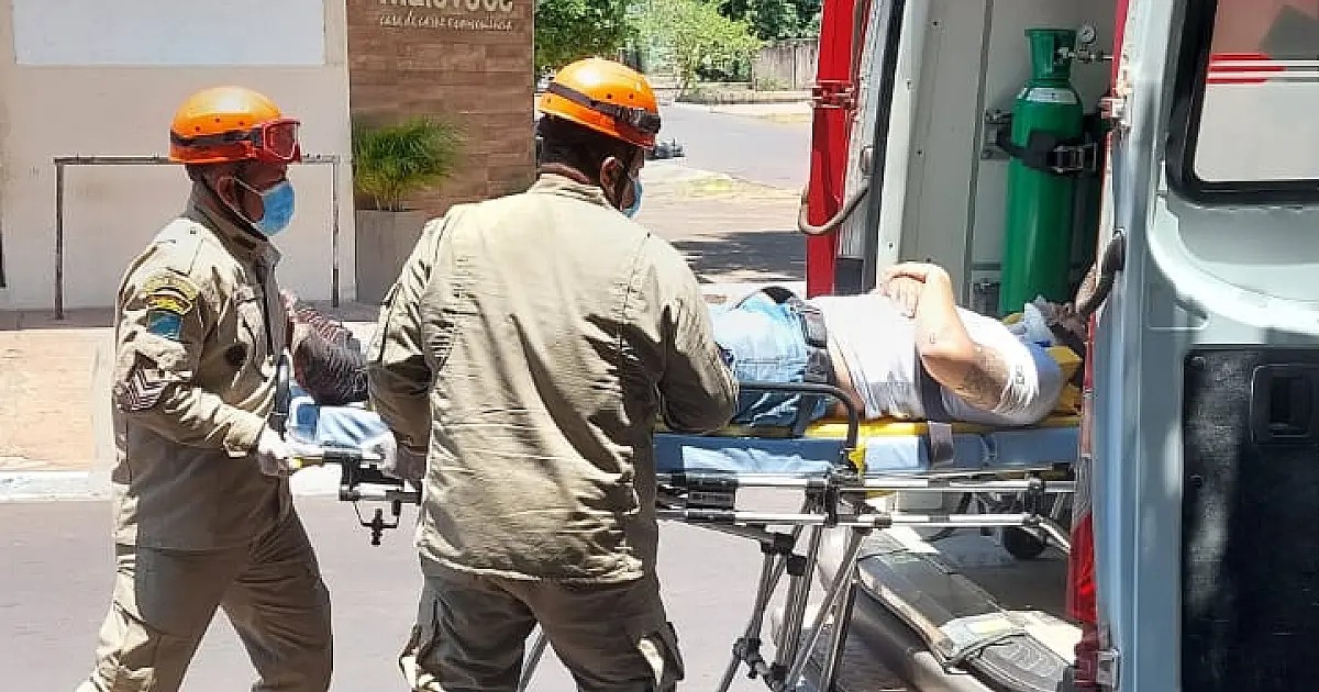 Motociclista fica desorientado em colisão no bairro Universitário
