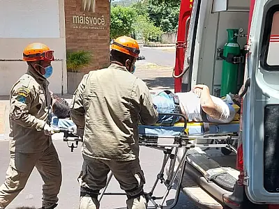 Motociclista fica desorientado em colisão no bairro Universitário