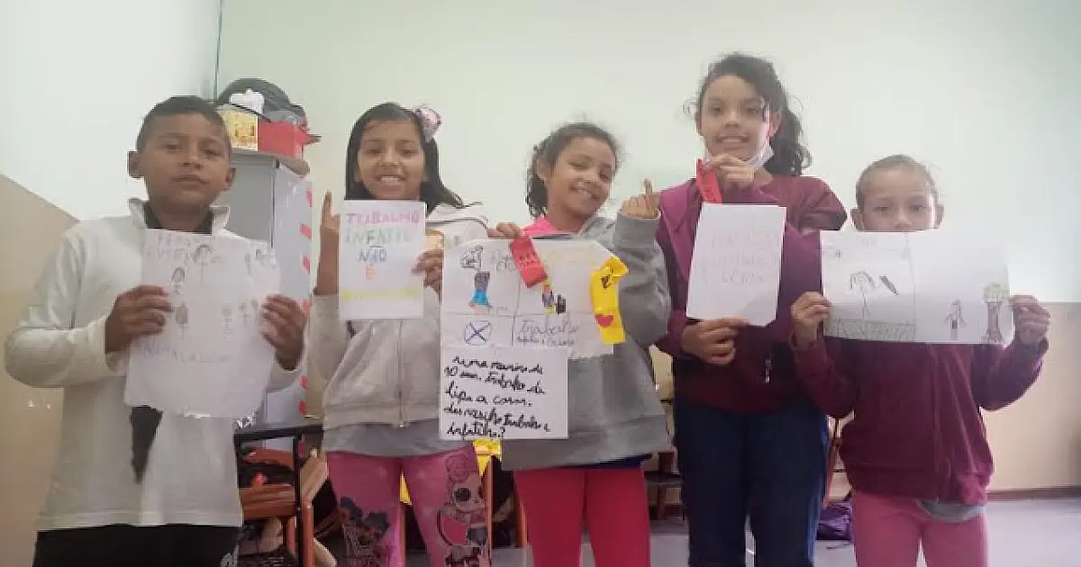 Atividades escolares conscientizam crianças e adolescentes sobre o trabalho infantil ilegal
