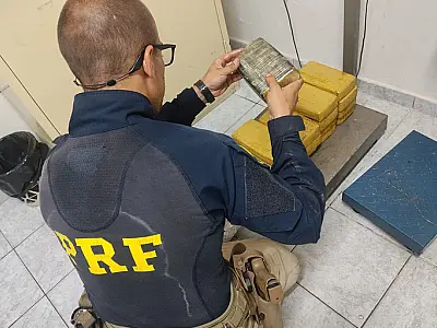 Além de droga em compressor, PRF encontra 105 kg de prata ilegal em ônibus que seguia para SP