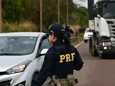 PRF inicia Operação Semana Santa com foco ao uso de celulares no trânsito