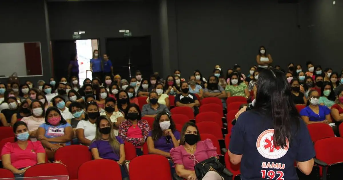 Professores da educação infantil de Corumbá recebem palestra sobre primeiros socorros