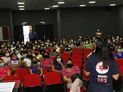 Professores da educação infantil de Corumbá recebem palestra sobre primeiros socorros