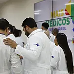 Medicina pode ficar cinco anos sem novos cursos privados no Brasil