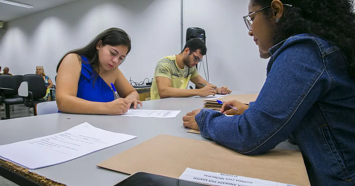 Prefeitura dá posse a 11 guardas municipais e a procuradora aprovados em concurso público