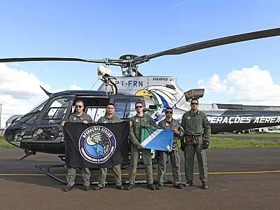 Cinco militares de busca e salvamento foram enviados em helicóptero para o RS