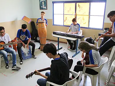 Programa Crianças e Adolescentes Felizes abre 300 vagas para 2025 em Corumbá