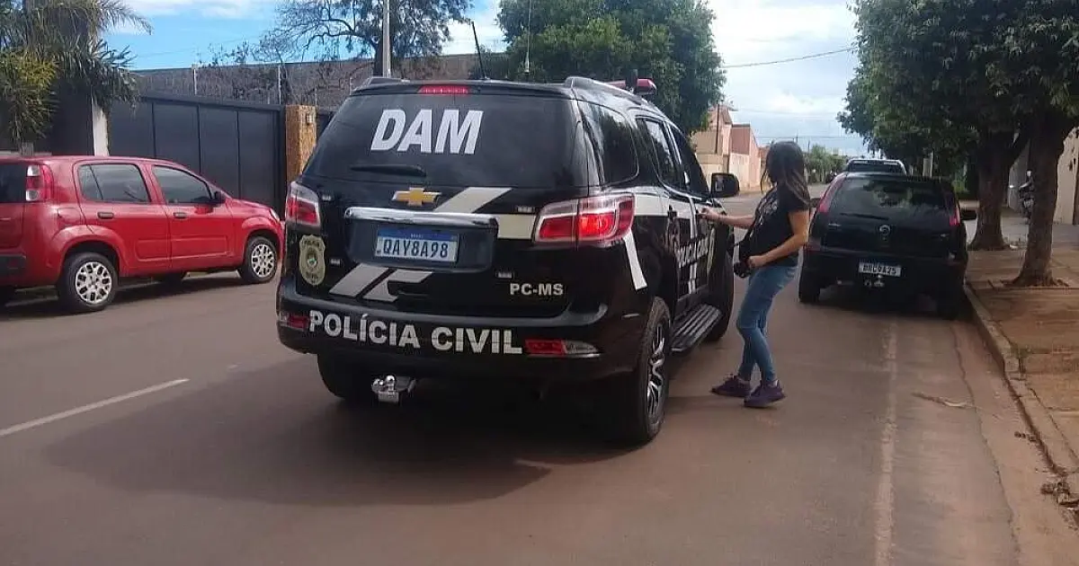 Criança de 10 anos pede ajuda a irmã pelo WhatsApp contando ter sido estuprada por conhecido