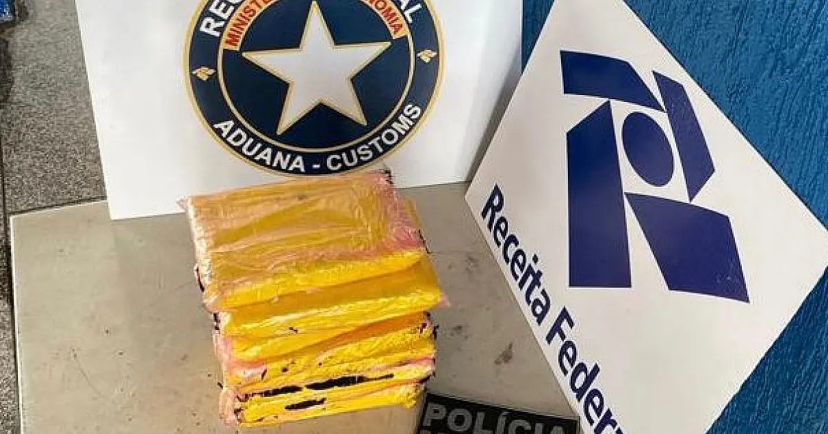 Peruano é preso com 9,4 kg de droga em fundo falso de bagagem