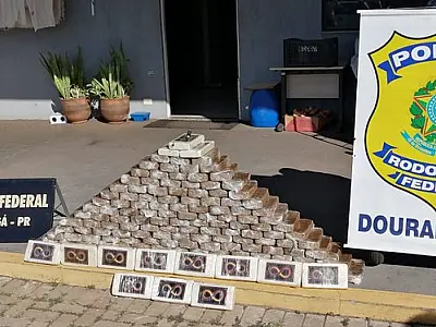 Caminhoneiro é flagrado com carga de 170 quilos de cocaína