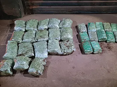 Tropas do Exército apreendem quase 28 kg de drogas em menos de uma hora