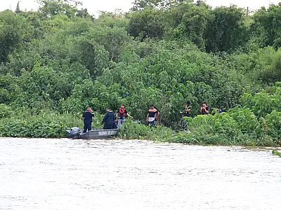 Barco afunda e cinco pessoas são resgatas à deriva no rio Paraguai