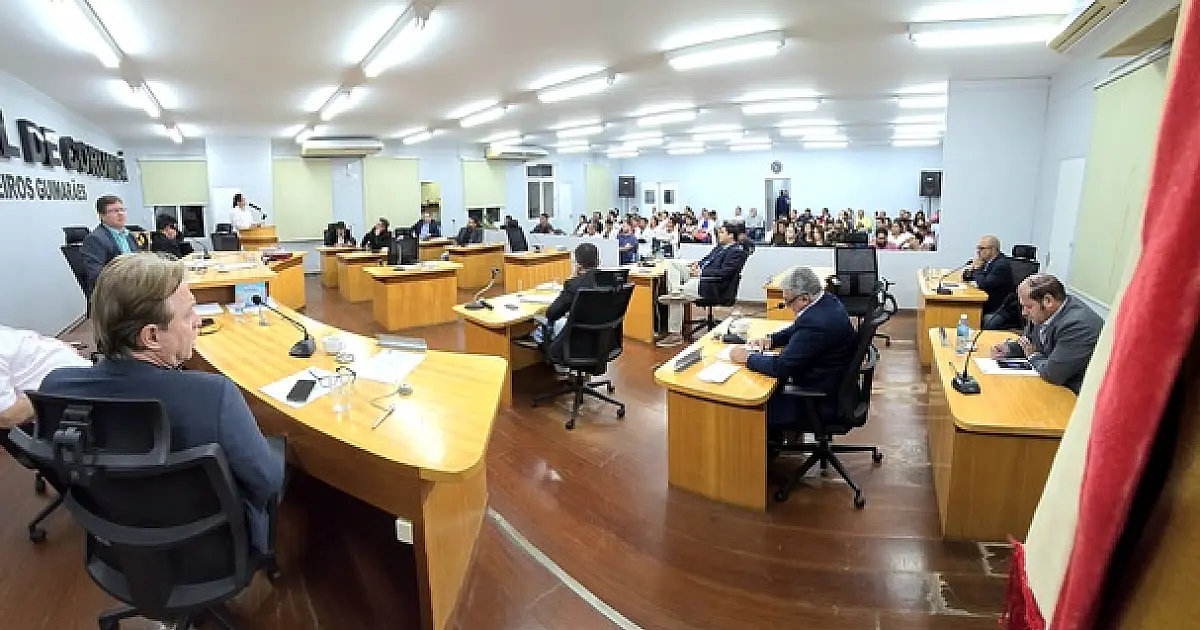 Piso salarial e jornada de trabalho dos profissionais da enfermagem são discutidos na Câmara