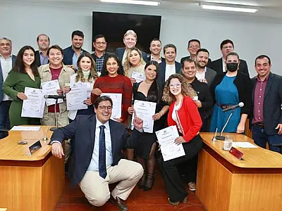 Influenciadores digitais da cidade recebem homenagem na Câmara