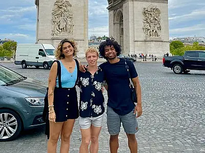 Com ajuda de doações, bailarinos da Cia. de Dança do Pantanal representam MS na França