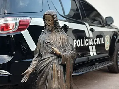 Estátua de Bronze furtada do cemitério há seis anos era vendida em grupo de trocas na cidade