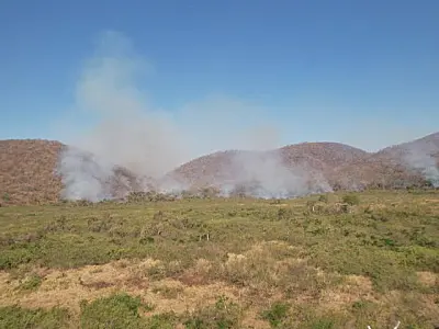 Bombeiros mantém combate na Nhecolândia e monitoram incêndio na Bolívia