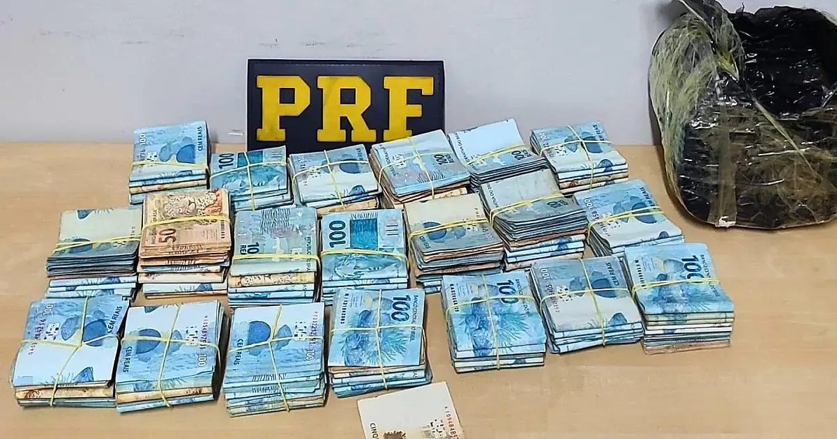 Mais de R$ 200 mil são apreendidos pela PRF em ônibus que seguia para Corumbá