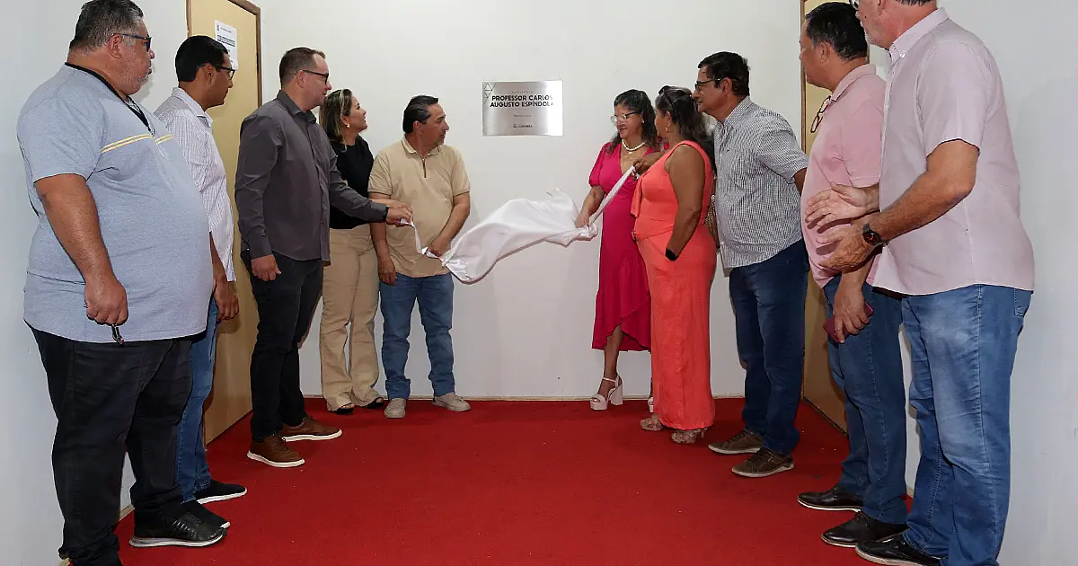 Auditório do Centro de Convenções recebe nome de professor de Corumbá