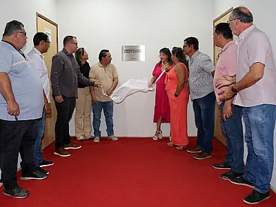Auditório do Centro de Convenções recebe nome de professor de Corumbá