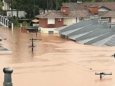 Sobe para 83 número de mortes no Rio Grande do Sul pelas fortes chuvas