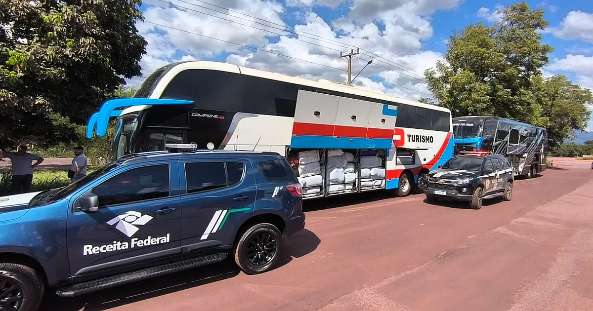 Dois ônibus são apreendidos com 2 toneladas de produtos falsificados