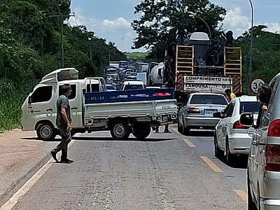 Refeita Federal realiza operação-padrão na fronteira