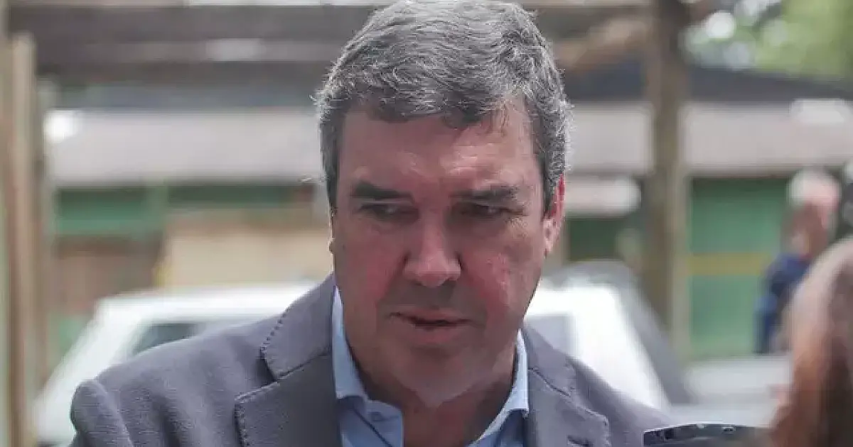 A convite do Exército, Eduardo Riedel percorre pontos históricos de Corumbá