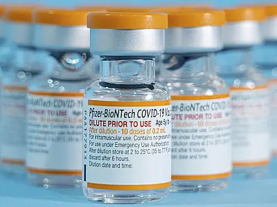Novo lote da Pfizer com 1,8 milhões de vacinas chega no Brasil