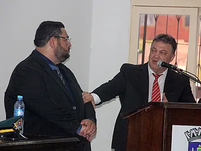 Munir e Dr. Juliano tomam posse com a promessa de reconstruir Ladário
