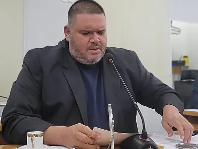 Projeto de Jovan cria programa de atendimento a pessoas com TEA