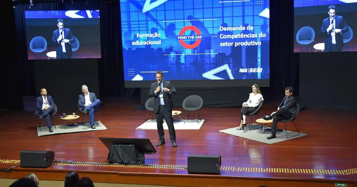 Sesi apresenta modelo de integração entre setores produtivo e educacional em Fórum do Trabalho