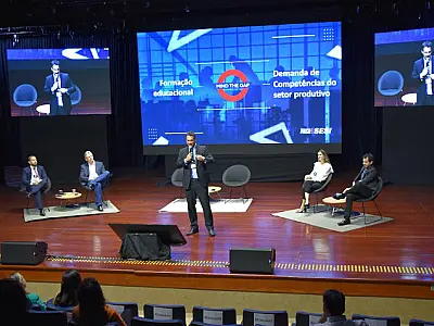 Sesi apresenta modelo de integração entre setores produtivo e educacional em Fórum do Trabalho