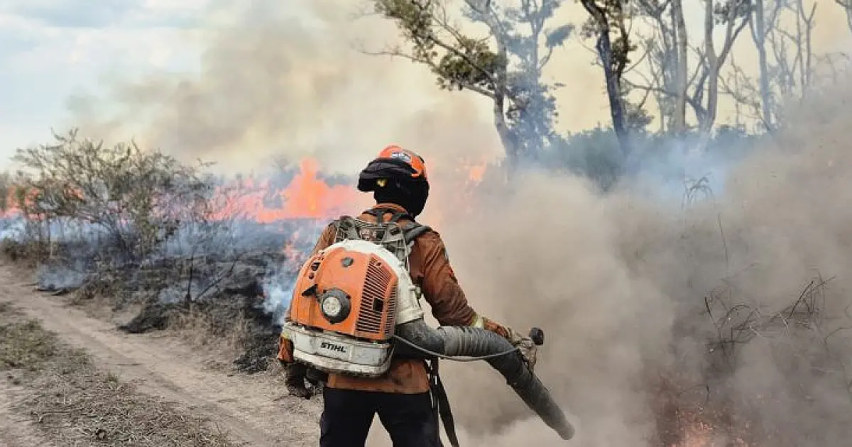 Previsão de temperatura alta e queda na umidade do ar é alerta para novos incêndios