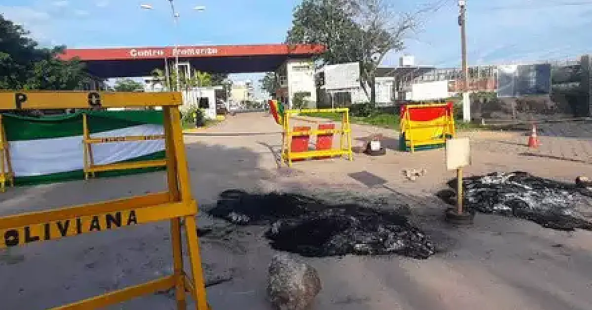 Fronteira amanhece fechada e uma pessoa morreu durante confrontos