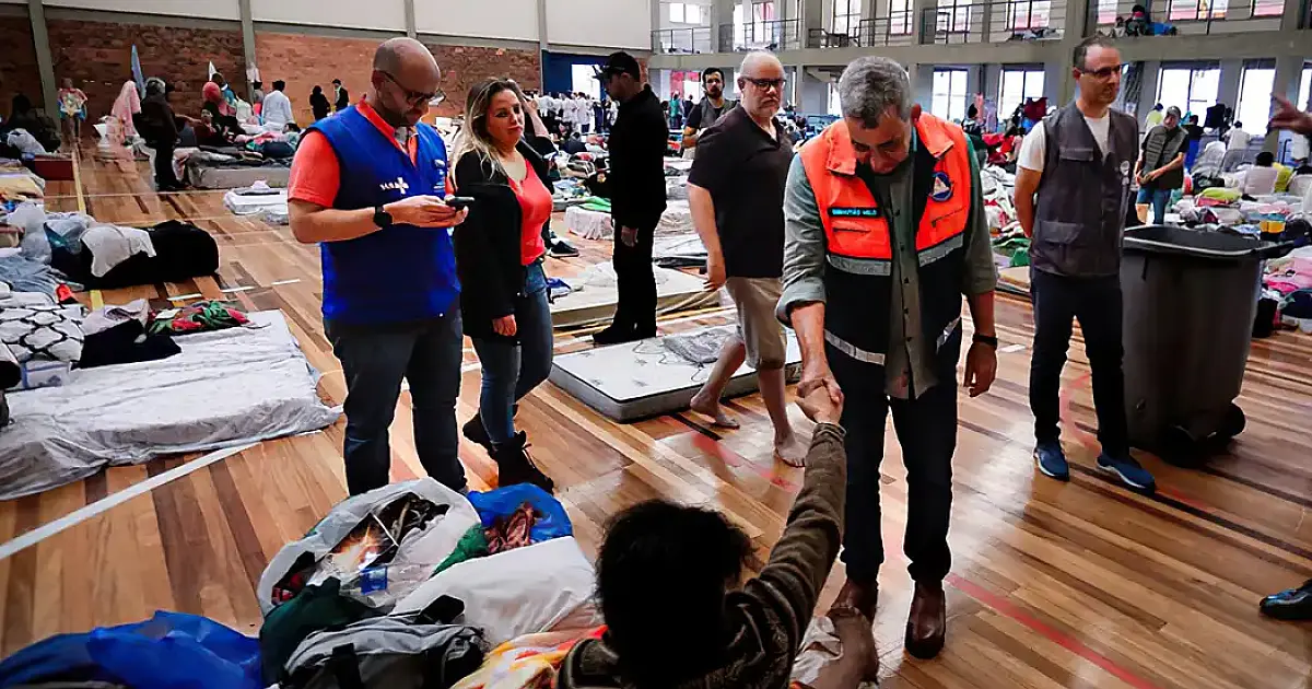 Quase 70 mil pessoas estão em abrigos gaúchos devido às fortes chuvas