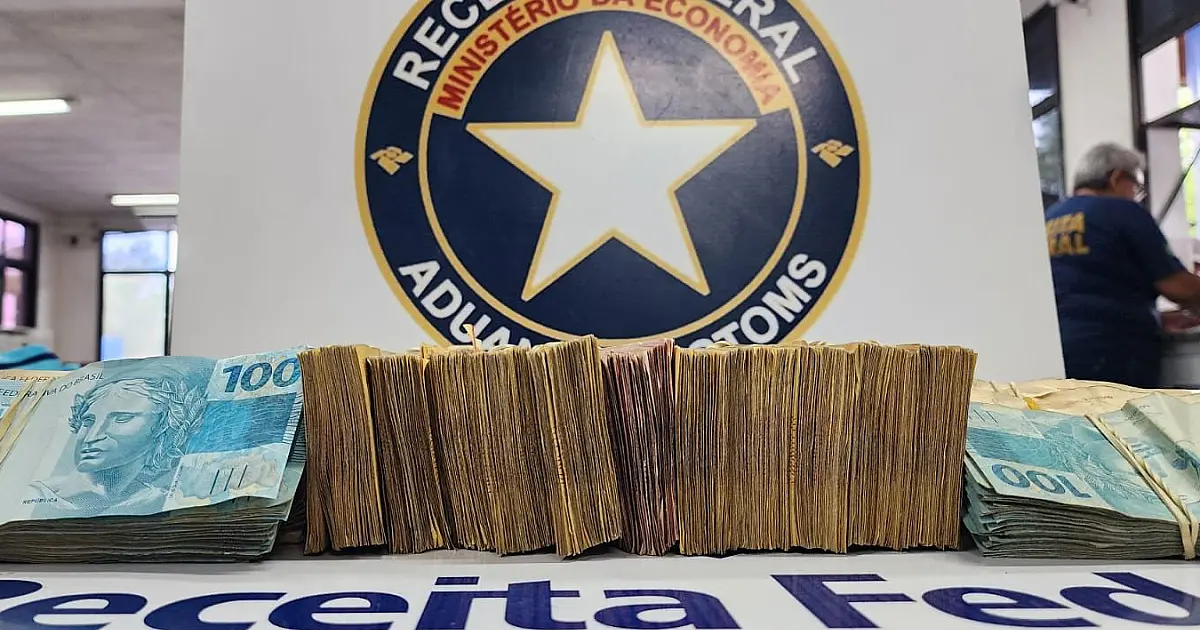 Boliviana é presa com R$ 82 mil não declarados na fronteira