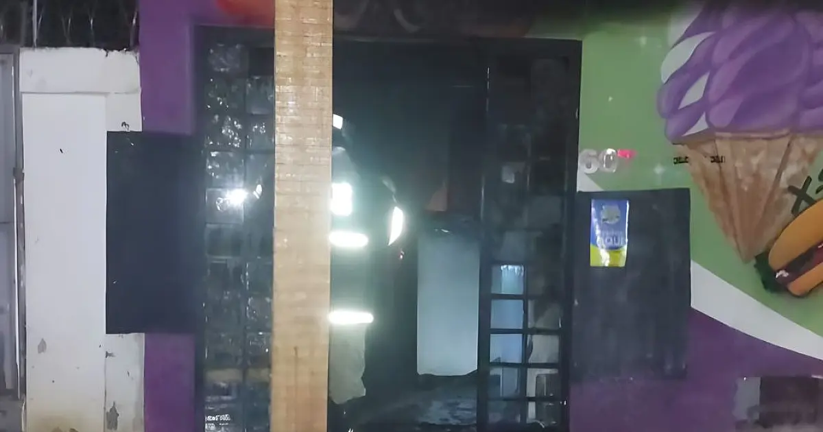 Incêndio causa perda total em casa na rua Joaquim Murtinho
