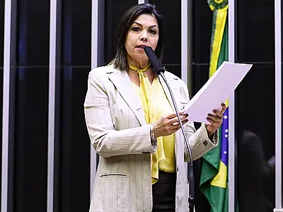 Bia Cavassa participa da aprovação de importantes projetos na semana do Dia da Mulher