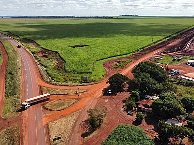 Obra de pavimentação da MS-166 avança, melhorando a logística em direção à Bioceânica