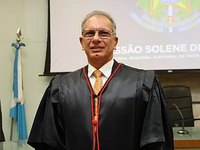 Desembargador que hasteou bandeira da monarquia no TJ assume a justiça eleitoral de MS